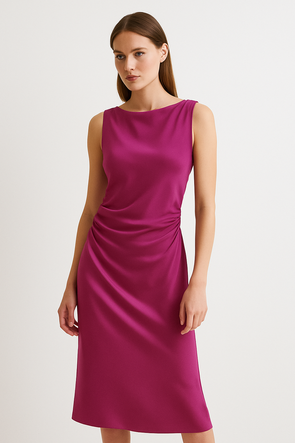 Fuchsia Satijnen Midi-jurk met Zijplooien en Boothals