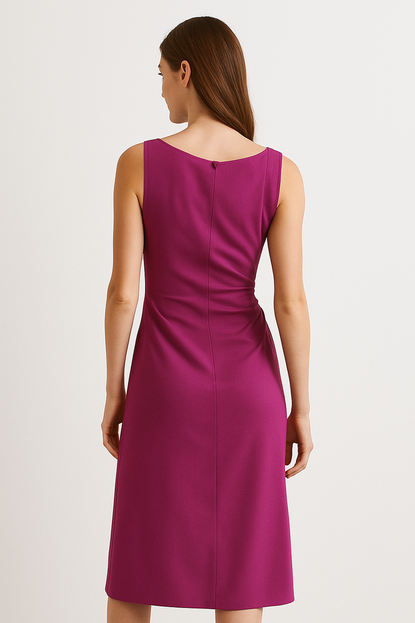 Fuchsia Satijnen Midi-jurk met Zijplooien en Boothals